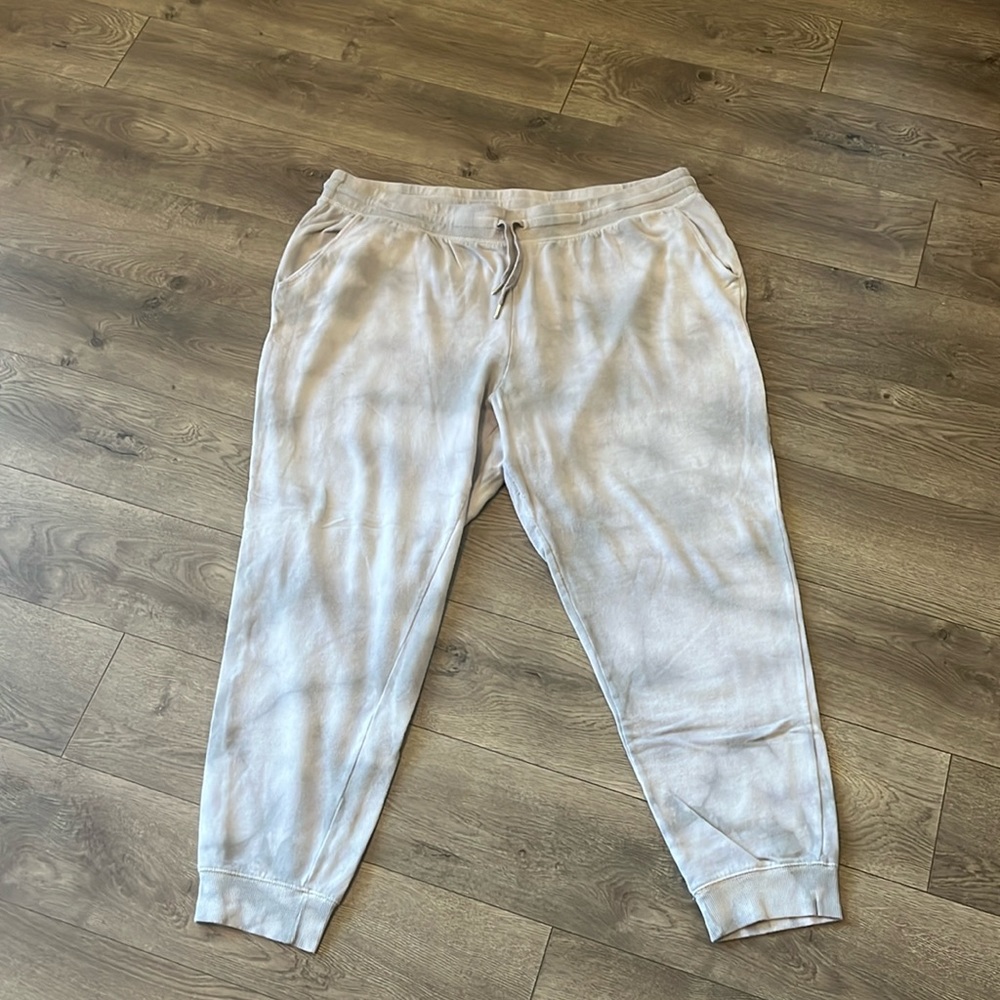 Plus size women’s gray sweatpants